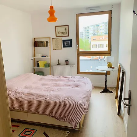 61 M2, Lumineux, Sans Vis A Vis, Balcon Montreuil (Seine-Saint-Denis)